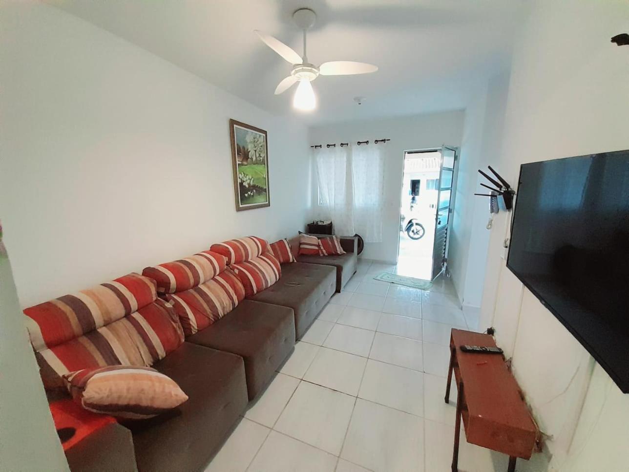 Casa Em Condominio, Com Piscina, Parquinho Infantil, Internet 500mb, Ideal Familia, Garagem 2 Carros, Com 2 Quartos Sendo 1 Suite, Com Smart Tv, 400m Da Holiday home *