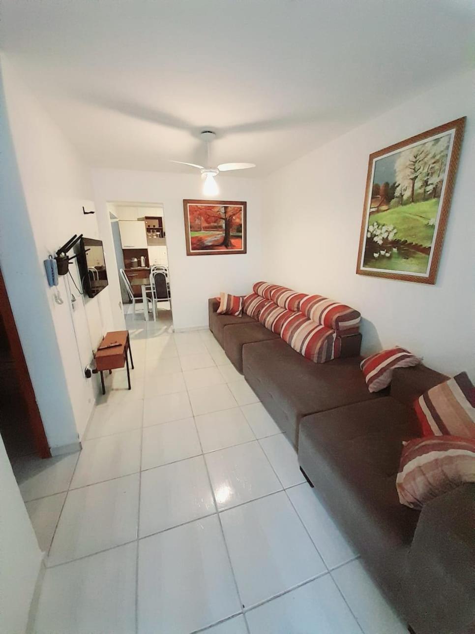 Holiday home Casa Em Condominio, Com Piscina, Parquinho Infantil, Internet 500mb, Ideal Familia, Garagem 2 Carros, Com 2 Quartos Sendo 1 Suite, Com Smart Tv, 400m Da *