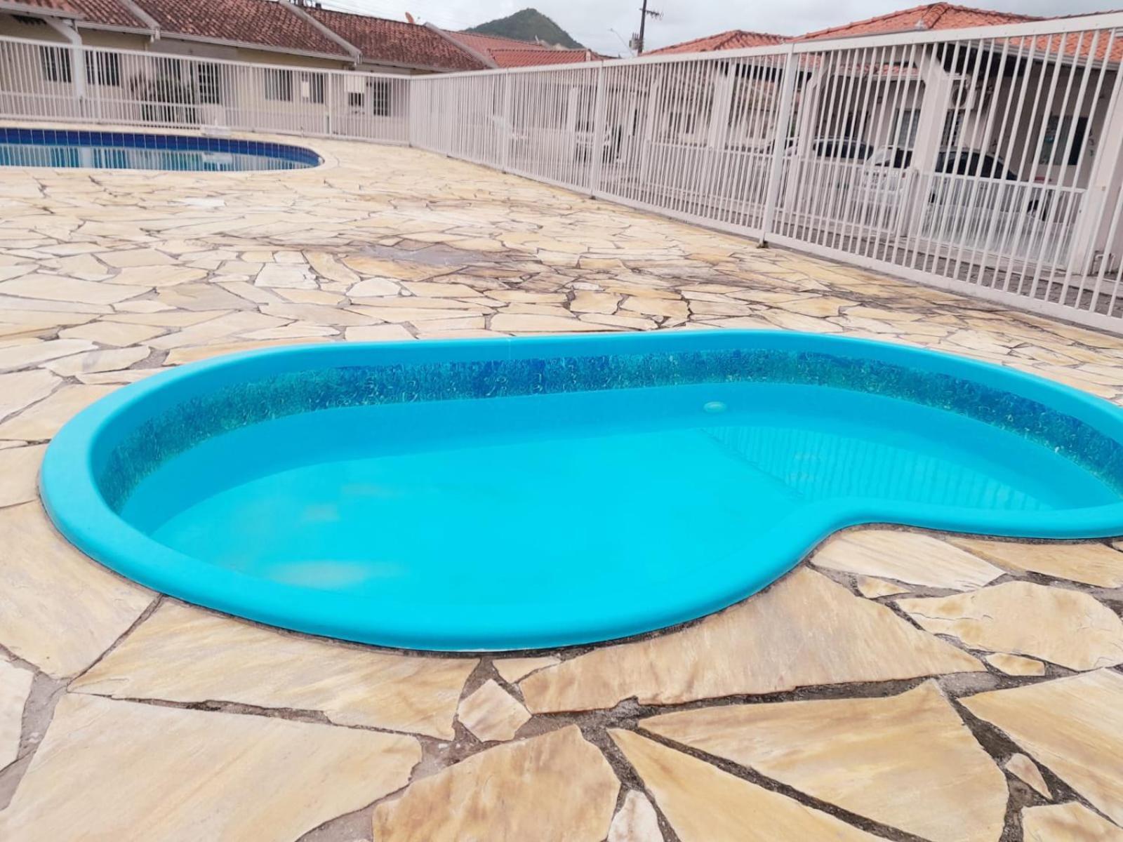 Holiday home Casa Em Condominio, Com Piscina, Parquinho Infantil, Internet 500mb, Ideal Familia, Garagem 2 Carros, Com 2 Quartos Sendo 1 Suite, Com Smart Tv, 400m Da