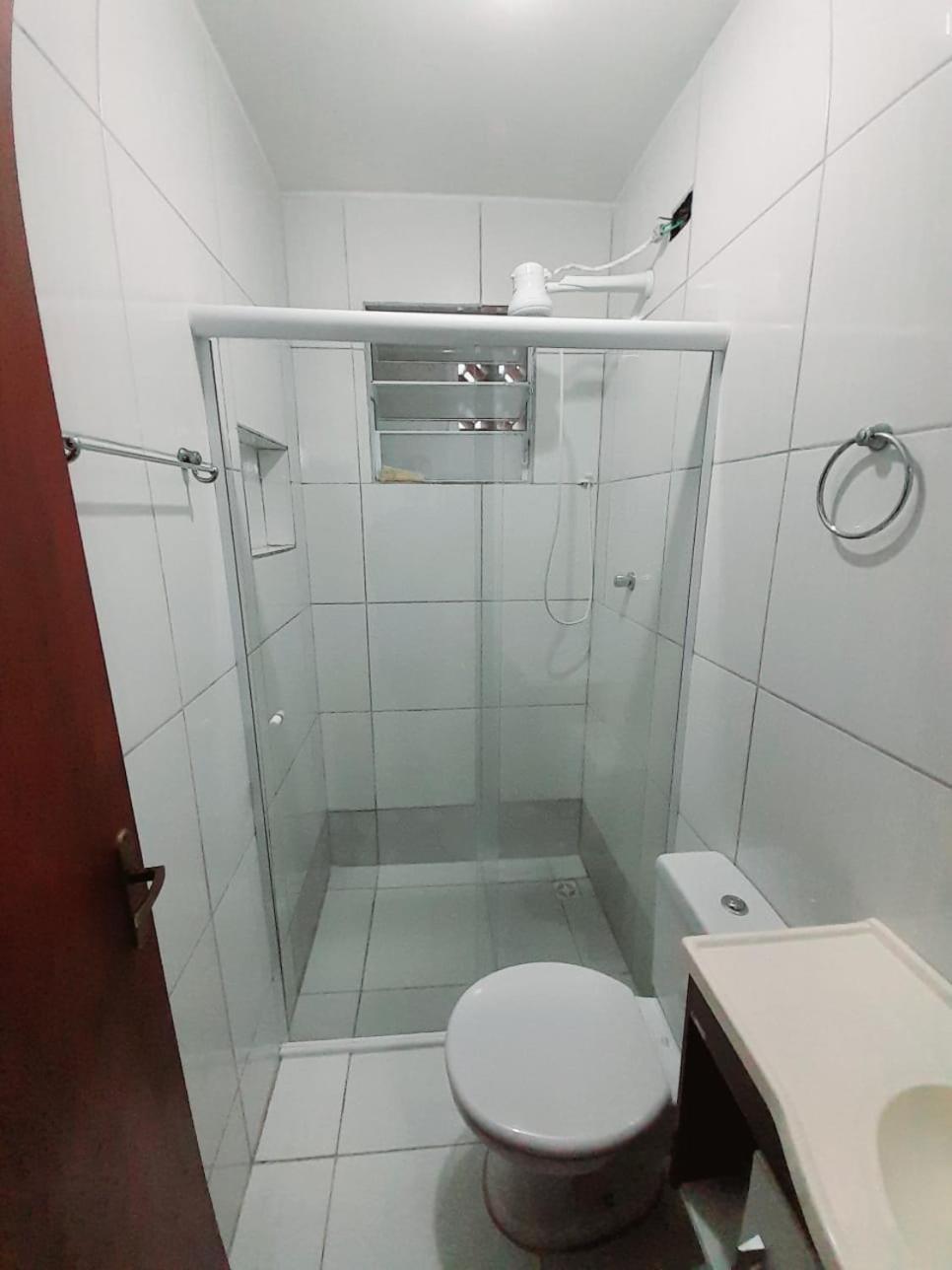 Casa Em Condominio, Com Piscina, Parquinho Infantil, Internet 500mb, Ideal Familia, Garagem 2 Carros, Com 2 Quartos Sendo 1 Suite, Com Smart Tv, 400m Da * Matinhos