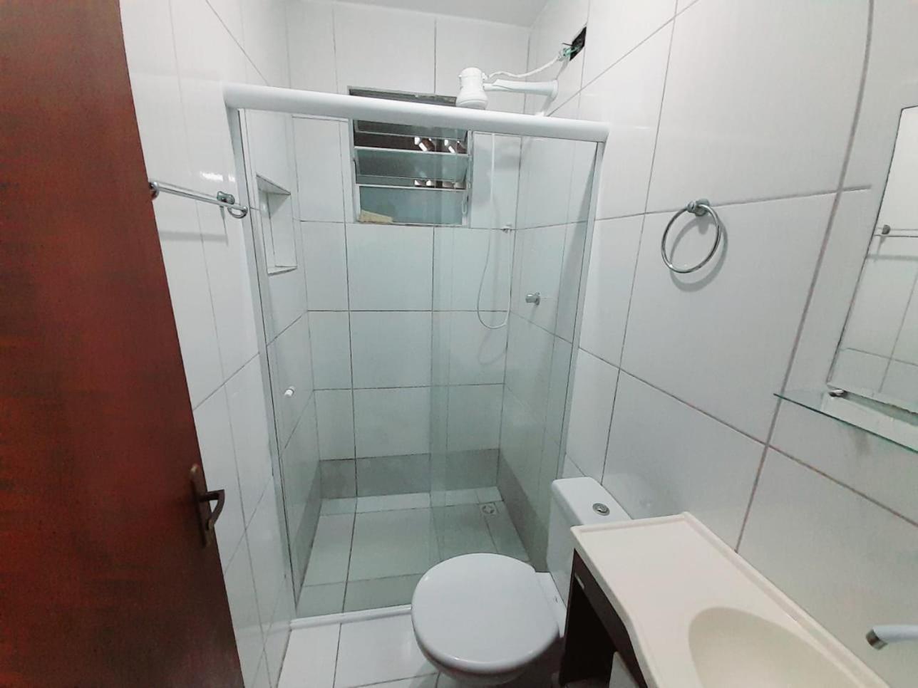 Holiday home Casa Em Condominio, Com Piscina, Parquinho Infantil, Internet 500mb, Ideal Familia, Garagem 2 Carros, Com 2 Quartos Sendo 1 Suite, Com Smart Tv, 400m Da
