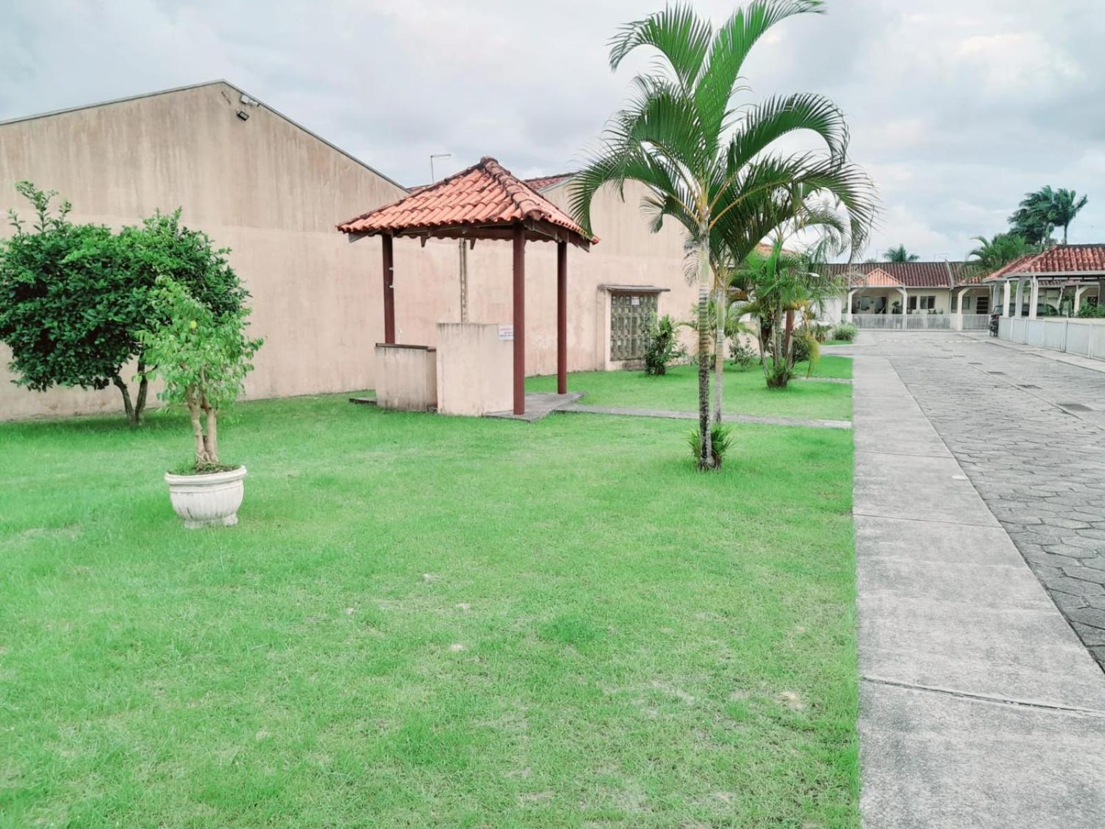 Holiday home Casa Em Condominio, Com Piscina, Parquinho Infantil, Internet 500mb, Ideal Familia, Garagem 2 Carros, Com 2 Quartos Sendo 1 Suite, Com Smart Tv, 400m Da Matinhos