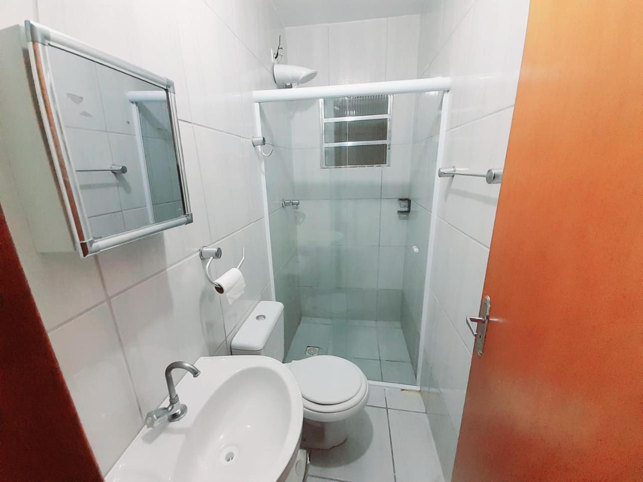 Casa Em Condominio, Com Piscina, Parquinho Infantil, Internet 500mb, Ideal Familia, Garagem 2 Carros, Com 2 Quartos Sendo 1 Suite, Com Smart Tv, 400m Da *